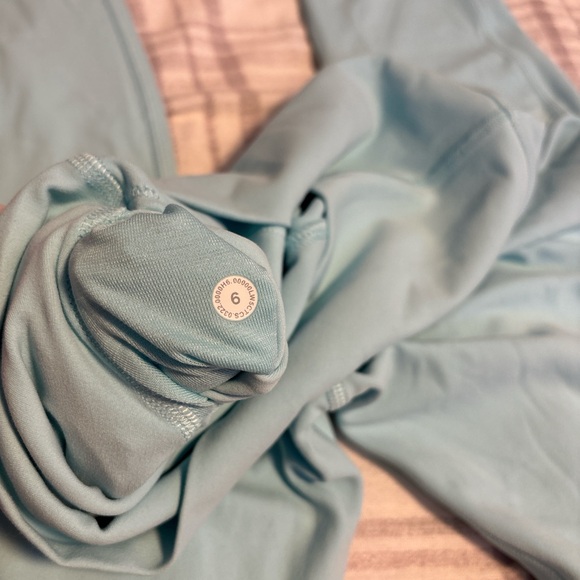Lululemon align leggings size 6 - Picture 5 of 5